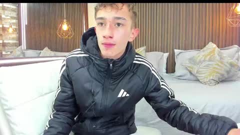 Snapshot of rolito18_ chatting on 03.06.25 twink juli online show from 03.06.25
