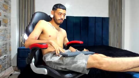 Snapshot of rolo_martinez chatting on 10.29.25 rolo martinez online show from 10.29.25