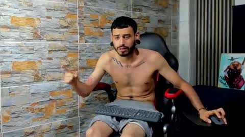 Snapshot of rolo_martinez chatting on 11.12.25 rolo martinez online show from 11.12.25