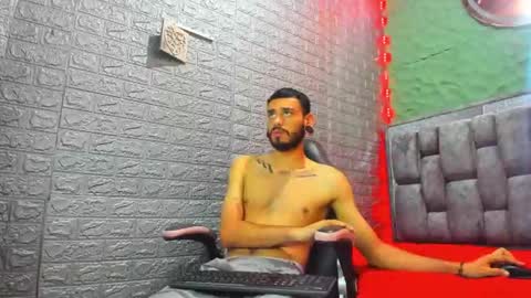 Snapshot of rolo_martinez chatting on 11.15.25 rolo martinez online show from 11.15.25