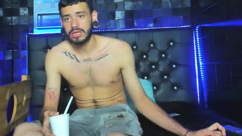 Snapshot of rolo_martinez chatting on 11.17.25 rolo martinez online show from 11.17.25