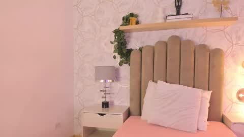 Snapshot of roma_love_ chatting on 12.05.24 online show from 12.05.24