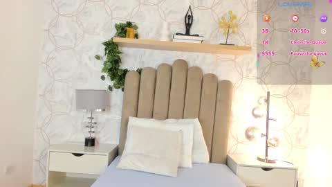 Snapshot of roma_love_ chatting on 01.03.25 online show from 01.03.25