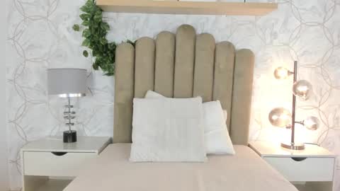 Snapshot of roma_love_ chatting on 01.12.25 online show from 01.12.25