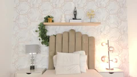 Snapshot of roma_love_ chatting on 01.13.25 online show from 01.13.25