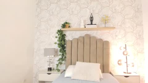 Snapshot of roma_love_ chatting on 02.20.25 online show from 02.20.25