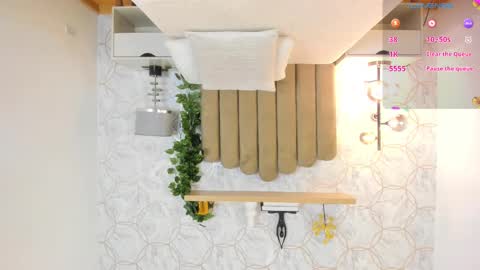 Snapshot of roma_love_ chatting on 02.21.25 online show from 02.21.25