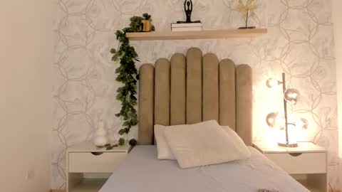 Snapshot of roma_love_ chatting on 03.03.25 online show from 03.03.25