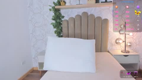 Snapshot of roma_love_ chatting on 09.21.25 online show from 09.21.25