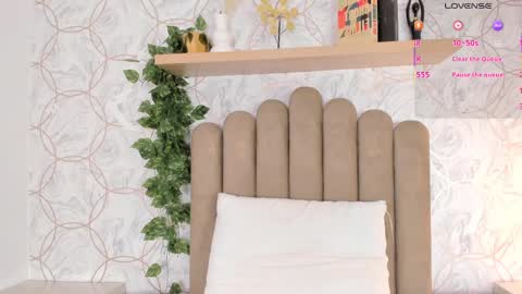 Snapshot of roma_love_ chatting on 09.30.25 online show from 09.30.25