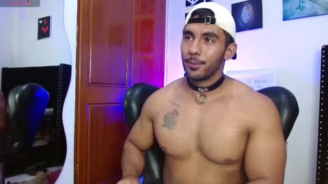 Snapshot of romanpearce_ chatting on 09.18.25 Roman online show from 09.18.25