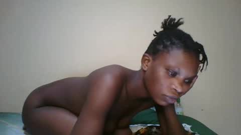 Snapshot of romantic2u4 chatting on 09.27.25 Emma online show from 09.27.25