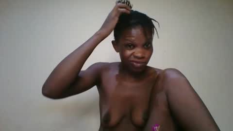 Snapshot of romantic2u4 chatting on 09.29.25 Emma online show from 09.29.25