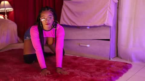 Snapshot of romantic_stargirl chatting on 10.09.25 Is A Belle online show from 10.09.25