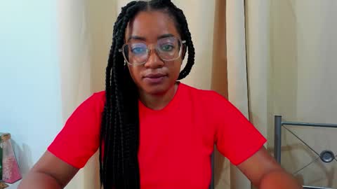 Snapshot of romantic_stargirl chatting on 10.21.25 Is A Belle online show from 10.21.25