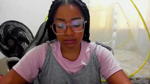 Snapshot of romantic_stargirl chatting on 10.26.25 Is A Belle online show from 10.26.25