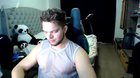 Snapshot of romantic_twunk chatting on 10.19.25 romantic_twunk online show from 10.19.25