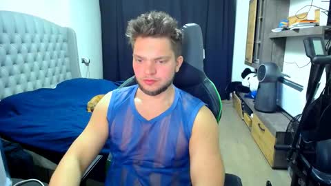 Snapshot of romantic_twunk chatting on 10.21.25 romantic_twunk online show from 10.21.25