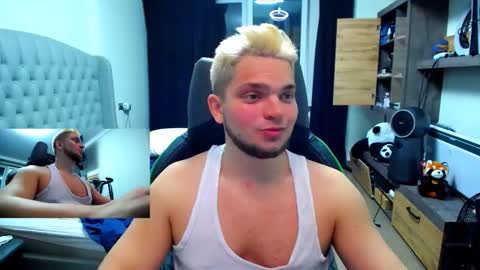 Snapshot of romantic_twunk chatting on 11.08.25 romantic_twunk online show from 11.08.25