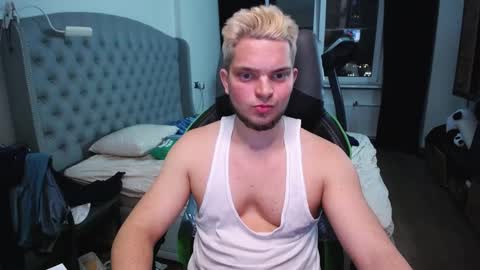 Snapshot of romantic_twunk chatting on 11.09.25 romantic_twunk online show from 11.09.25