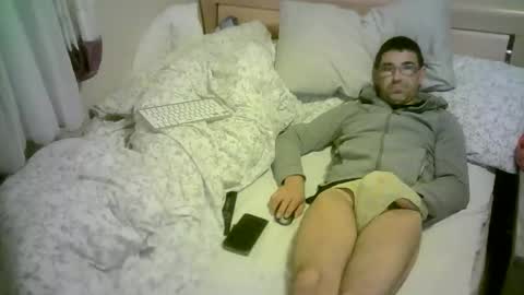 Snapshot of romson998181 chatting on 09.19.25 romson998181 online show from 09.19.25