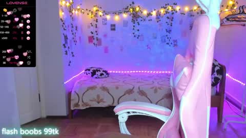 Snapshot of roniya_v chatting on 02.18.25 Spicy lady Kristy online show from 02.18.25