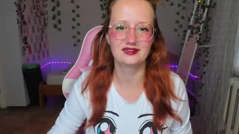 Snapshot of roniya_v chatting on 09.18.25 Spicy lady Kristy online show from 09.18.25
