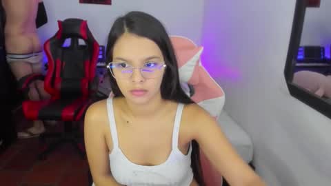  MIA AND PAUL online show from 11.26.25