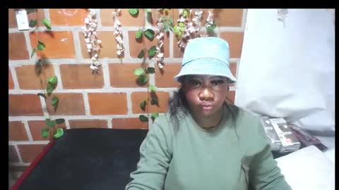 Snapshot of roos_veyker chatting on 10.12.25 roos_veyker online show from 10.12.25