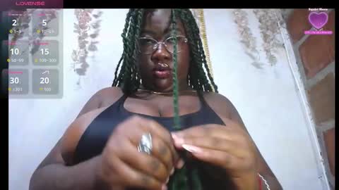 Snapshot of roos_veyker chatting on 10.28.25 roos_veyker online show from 10.28.25