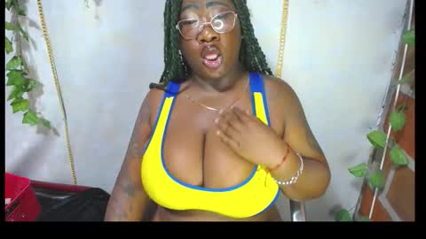 Snapshot of roos_veyker chatting on 11.08.25 roos_veyker online show from 11.08.25