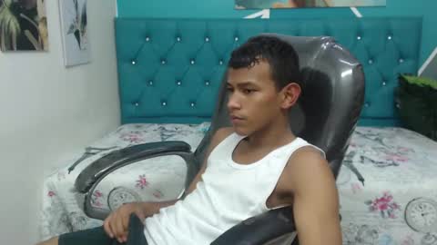 Snapshot of rory_castro chatting on 09.29.25 RORY CASTRO online show from 09.29.25