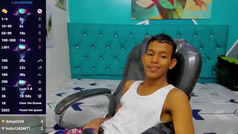 Snapshot of rory_castro chatting on 11.05.25 RORY CASTRO online show from 11.05.25