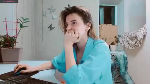 Snapshot of rosa843850 chatting on 01.28.25 rosa843850 online show from 01.28.25