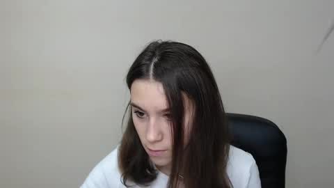 Snapshot of rosalais_ chatting on 09.20.25 Rose online show from 09.20.25