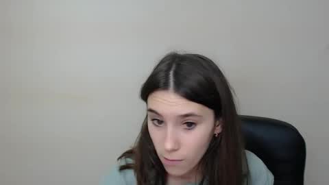 Snapshot of rosalais_ chatting on 10.09.25 Rose online show from 10.09.25