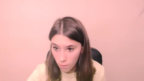 Snapshot of rosalais_ chatting on 10.17.25 Rose online show from 10.17.25