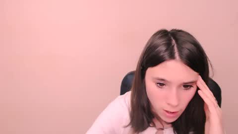 Snapshot of rosalais_ chatting on 10.31.25 Rose online show from 10.31.25