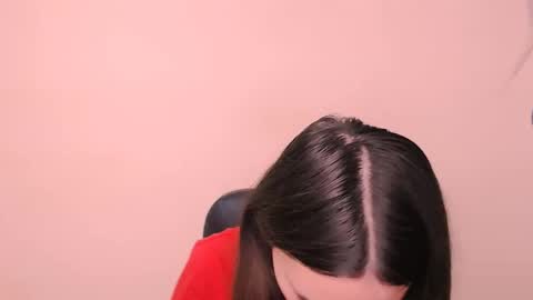 Snapshot of rosalais_ chatting on 11.05.25 Rose online show from 11.05.25