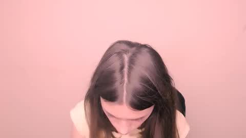 Snapshot of rosalais_ chatting on 11.06.25 Rose online show from 11.06.25