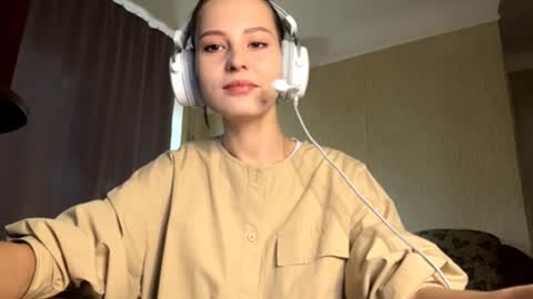 Mia online show from 10.03.25