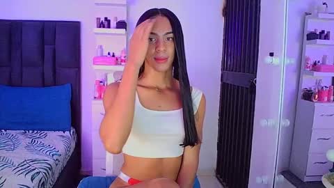 Snapshot of rosalindasexy chatting on 12.16.24 Rosalinda online show from 12.16.24