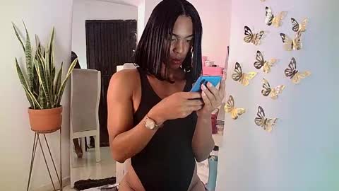 Snapshot of rosalindasexy chatting on 02.05.25 Rosalinda online show from 02.05.25