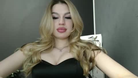 Snapshot of rosaline_ly chatting on 05.04.26 Rosalina online show from 05.04.26