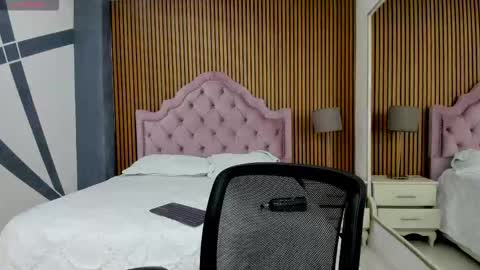 Snapshot of rosalinegrey chatting on 10.11.25 Rosaline Grey online show from 10.11.25