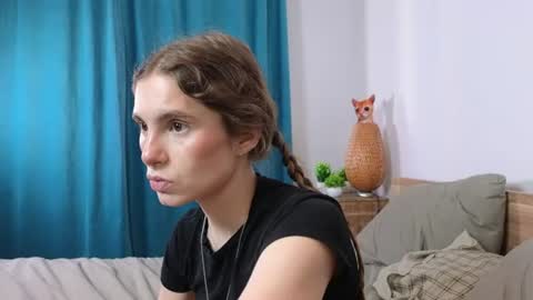 Snapshot of rosalvaulman chatting on 07.16.26 Kylie online show from 07.16.26