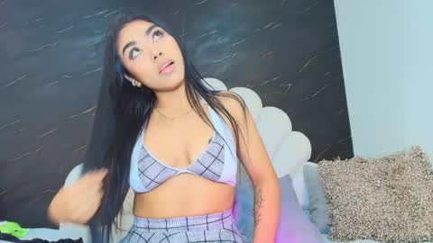 Snapshot of rosana_gomez chatting on 05.27.26 rosana_gomez online show from 05.27.26