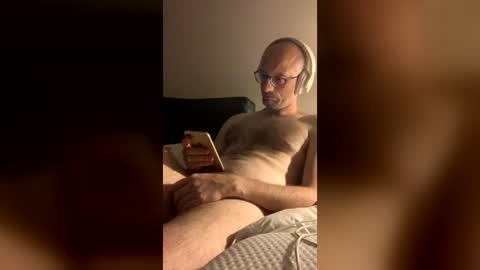 Snapshot of rosbif69 chatting on 08.03.26 rosbif69 online show from 08.03.26