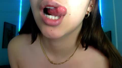 Snapshot of rose_celina chatting on 01.27.25 Rose online show from 01.27.25