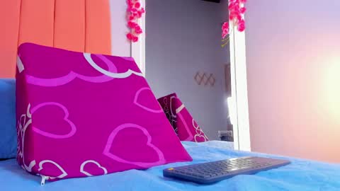 Snapshot of rose_thompson19 chatting on 04.29.26 Rosse online show from 04.29.26